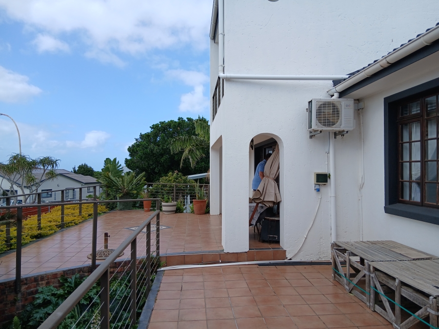 3 Bedroom Property for Sale in Wavecrest Eastern Cape